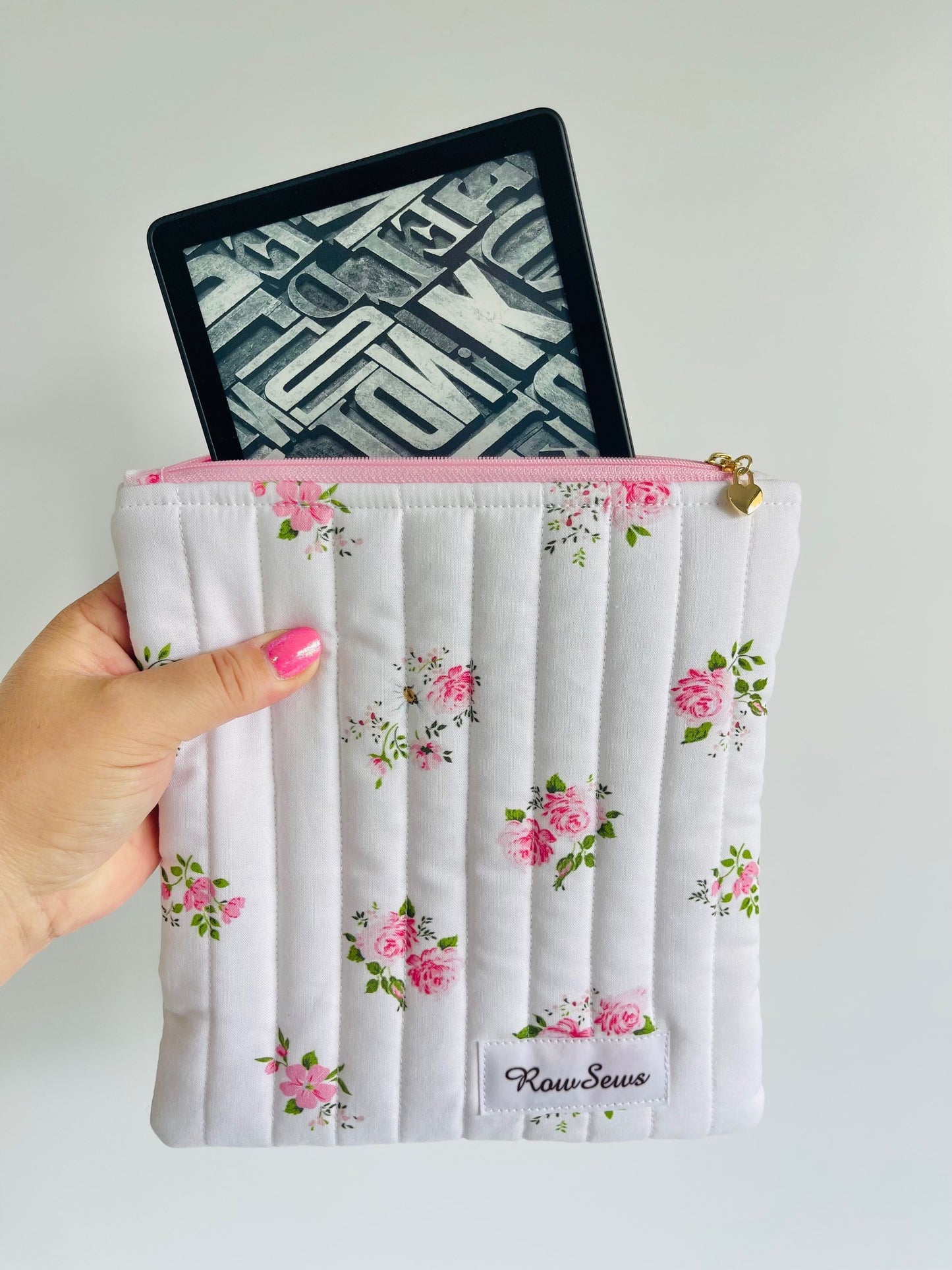 Quilted eReader Sleeve - Forever Roses