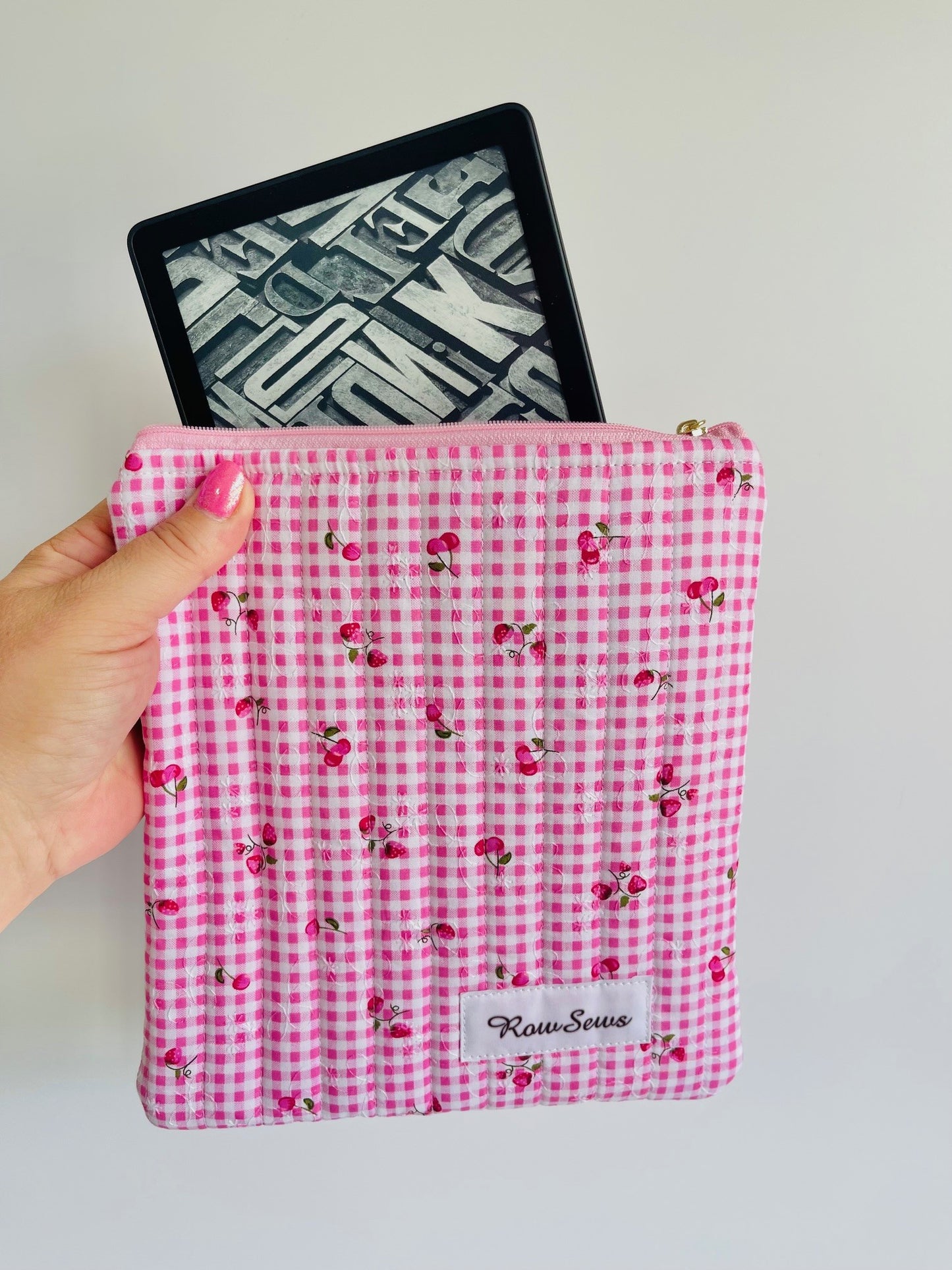 Quilted eReader Sleeve - Pinky Check