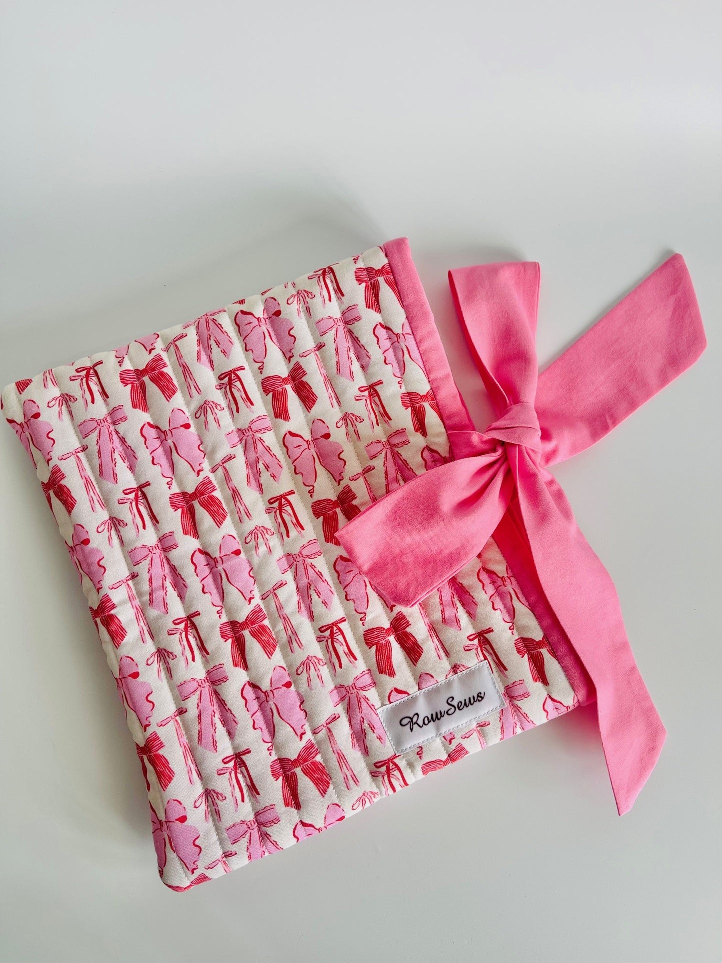 Quilted Book Sleeve - Sweetheart Bow