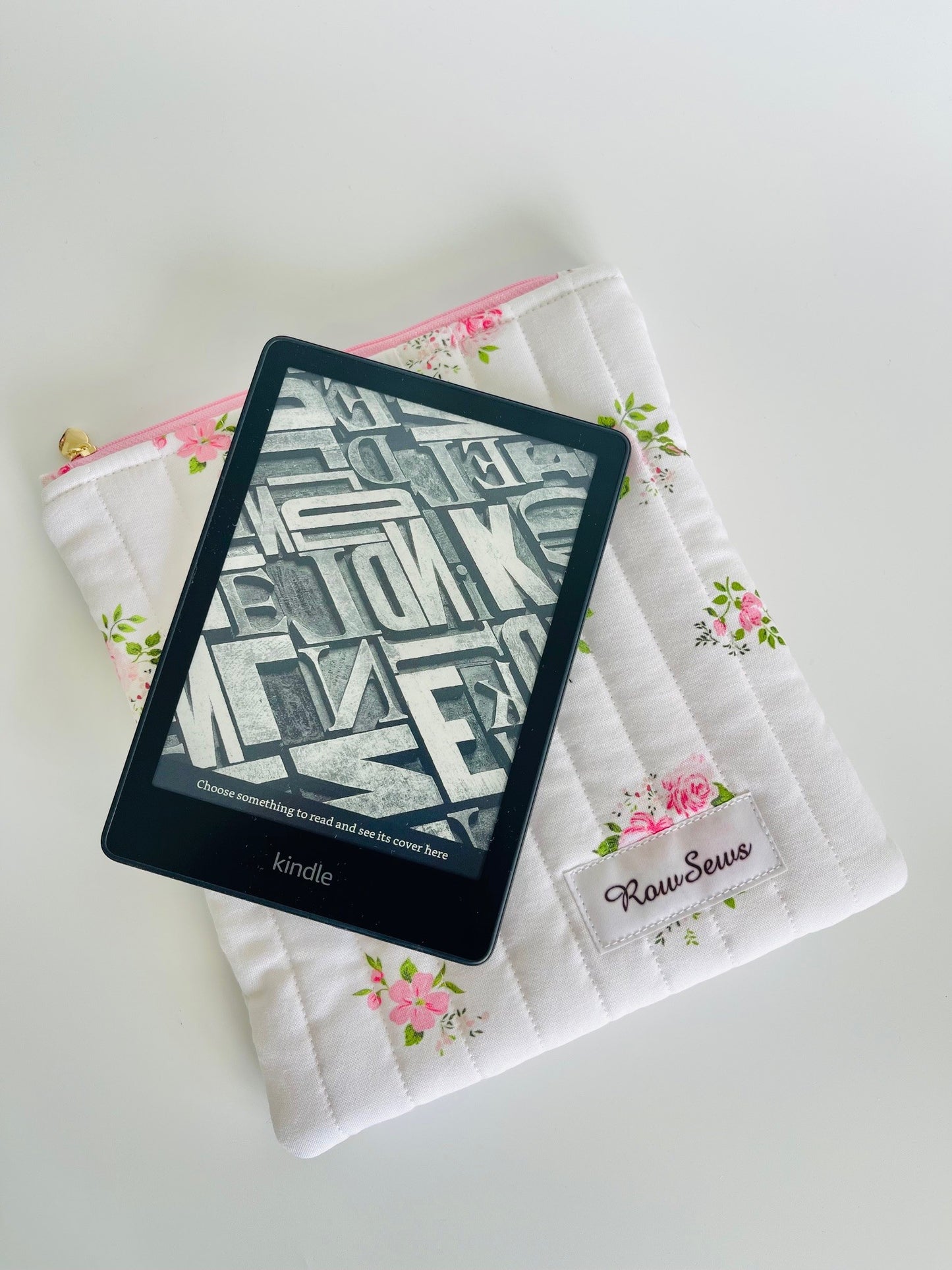 Quilted eReader Sleeve - Forever Roses