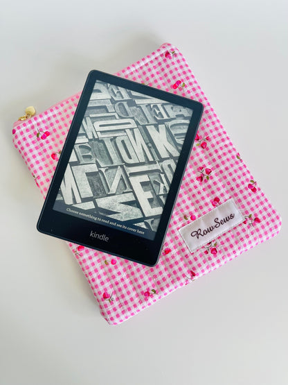 Quilted eReader Sleeve - Pinky Check
