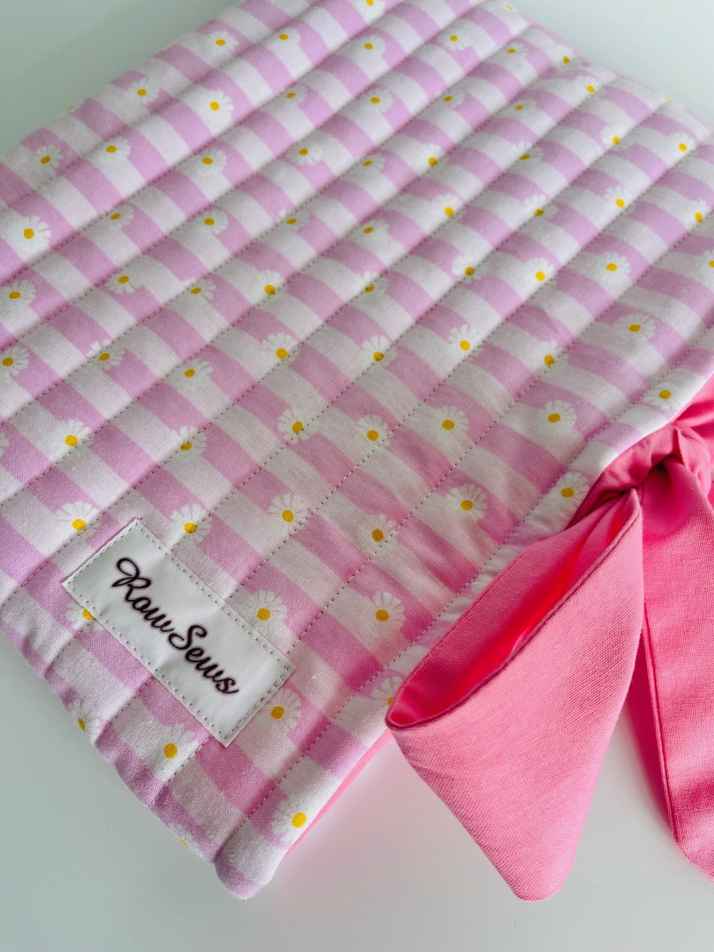 Quilted Book Sleeve - Daisy Dreams