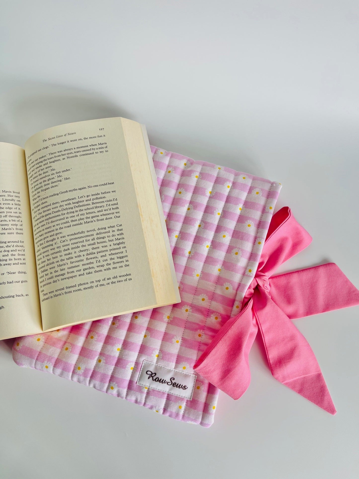 Quilted Book Sleeve - Daisy Dreams
