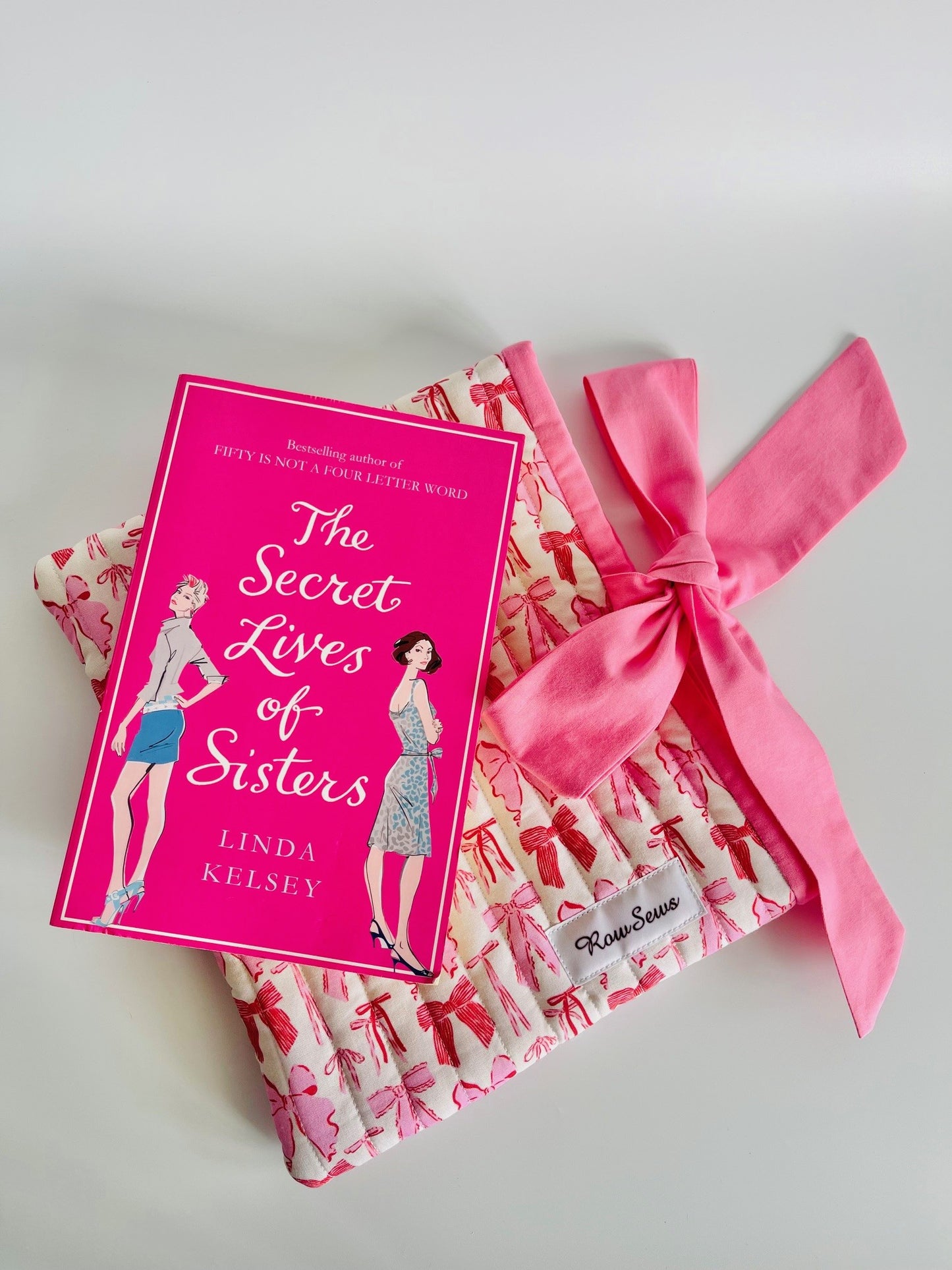 Quilted Book Sleeve - Sweetheart Bow