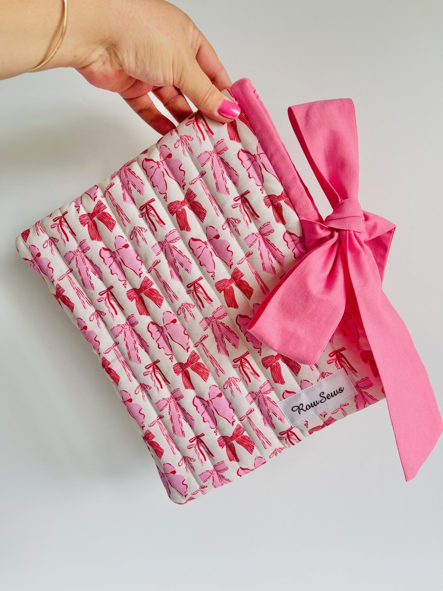 Quilted Book Sleeve - Sweetheart Bow