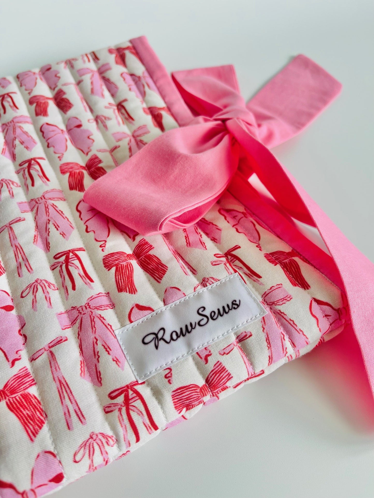 Quilted Book Sleeve - Sweetheart Bow